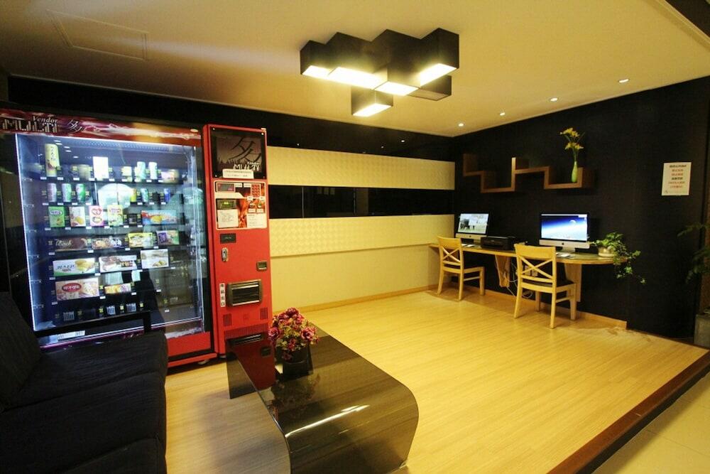 Jeju Airport Hotel Exterior photo