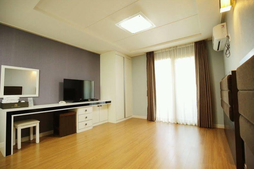 Jeju Airport Hotel Exterior photo